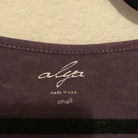 FRANCESCAS BOUTIQUE purple long sleeve top COMFY​ - Picture 3 of 4